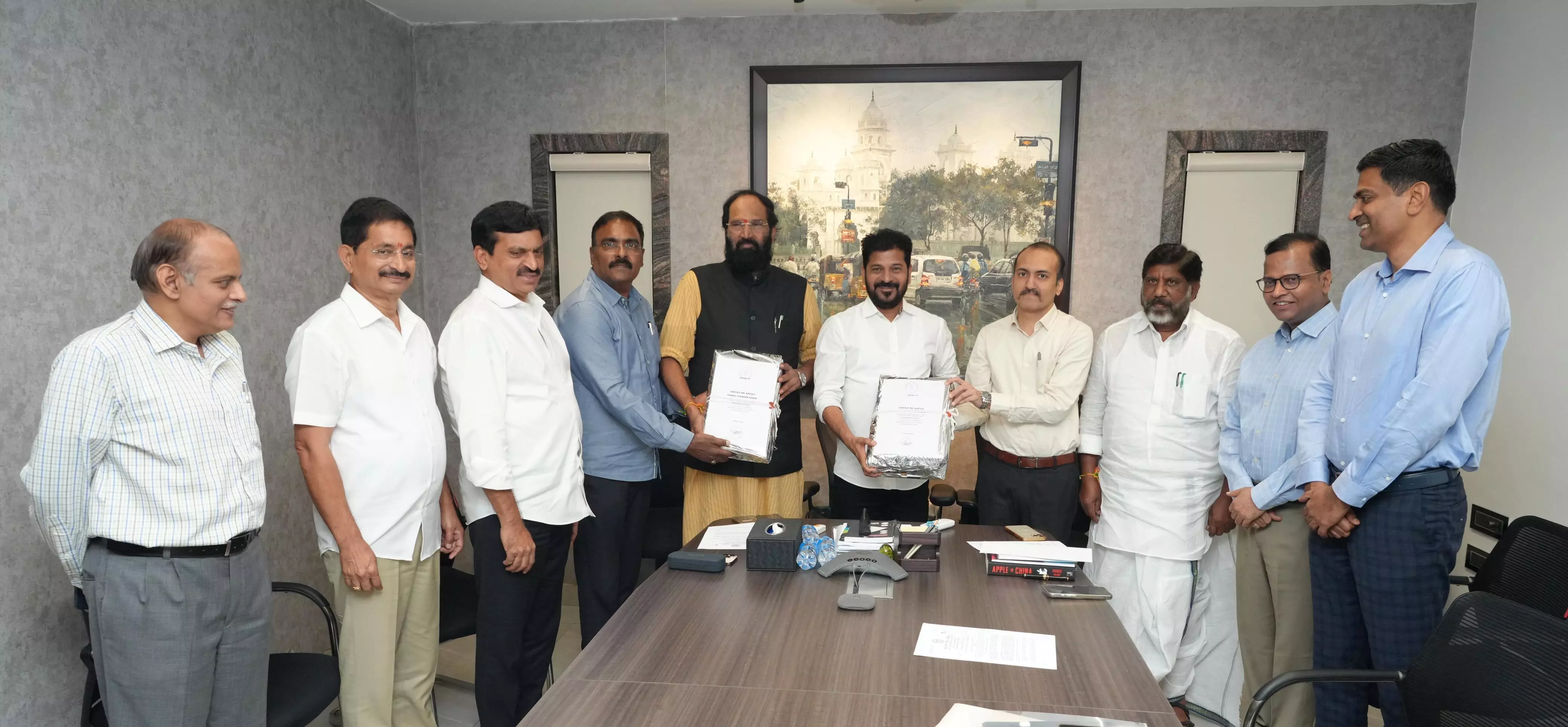 Kaleswaram : సీయంకు చేరిన కాళేశ్వరం ప్రాజెక్టుపై పీసీఘోష్ విచారణ నివేదిక Kaleswaram : సీయంకు చేరిన కాళేశ్వరం ప్రాజెక్టుపై పీసీఘోష్ విచారణ నివేదిక