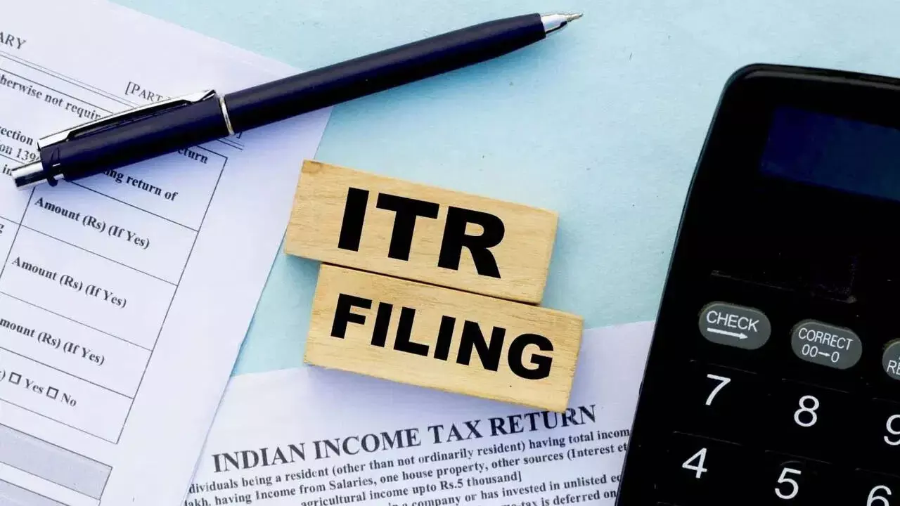 ITR Filing: భార్యాభర్తలు ఇద్దరూ ఓనర్లు అయితే..అద్దె ఆదాయంపై పన్ను ఎవరు కట్టాలి? ITR Filing: భార్యాభర్తలు ఇద్దరూ ఓనర్లు అయితే..అద్దె ఆదాయంపై పన్ను ఎవరు కట్టాలి?