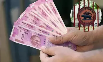 Rs 2000 Notes : 2000 నోట్లపై ఆర్బీఐ కీలక అప్డేట్.. ఇంకా మీ దగ్గర ఉన్నాయా ? Rs 2000 Notes : 2000 నోట్లపై ఆర్బీఐ కీలక అప్డేట్.. ఇంకా మీ దగ్గర ఉన్నాయా ?