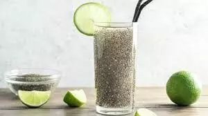 Chia seeds through water or juice: ఉదయం నిద్రలేచిన వెంటనే ఈ డ్రింక్ తాగితే ఎన్నో లాభాలు Chia seeds through water or juice: ఉదయం నిద్రలేచిన వెంటనే ఈ డ్రింక్ తాగితే ఎన్నో లాభాలు