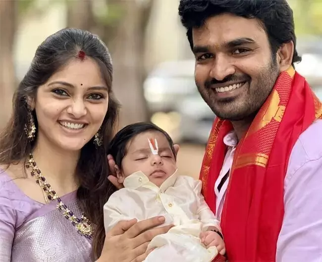 Kiran Abbavaram Reveals Son’s Face: కిరణ్ అబ్బవరం కొడుకు ఫేస్ రివీల్..ఏం పేరు పెట్టారంటే.? Kiran Abbavaram Reveals Son’s Face: కిరణ్ అబ్బవరం కొడుకు ఫేస్ రివీల్..ఏం పేరు పెట్టారంటే.?