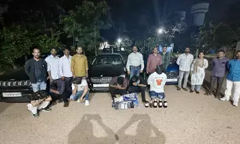 Drugs Party : మొయినాబాద్ ఫామ్ హౌజ్ లో డ్రగ్స్ పార్టీ