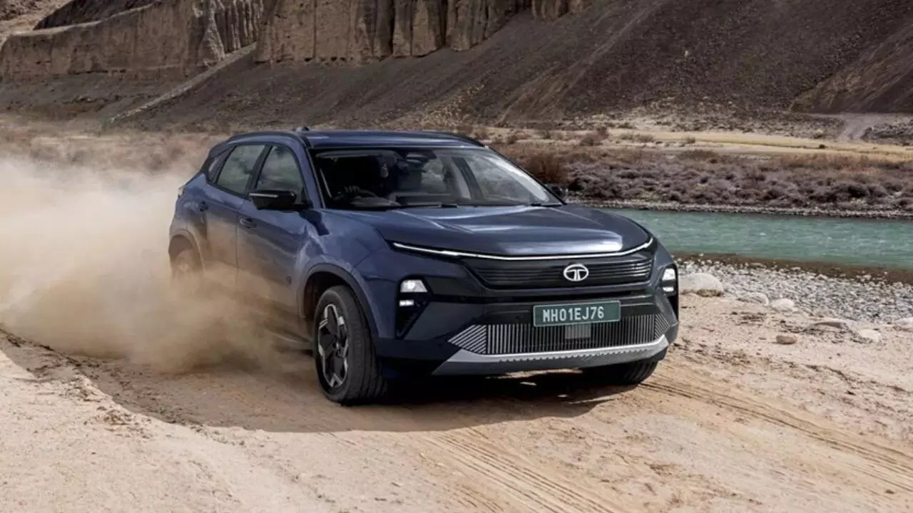 Tata Harrier EV: భారతదేశపు తొలి ఆల్-వీల్ డ్రైవ్ ఎలక్ట్రిక్ కారును లాంచ్ చేసిన టాటా మోటార్స్ Tata Harrier EV: భారతదేశపు తొలి ఆల్-వీల్ డ్రైవ్ ఎలక్ట్రిక్ కారును లాంచ్ చేసిన టాటా మోటార్స్