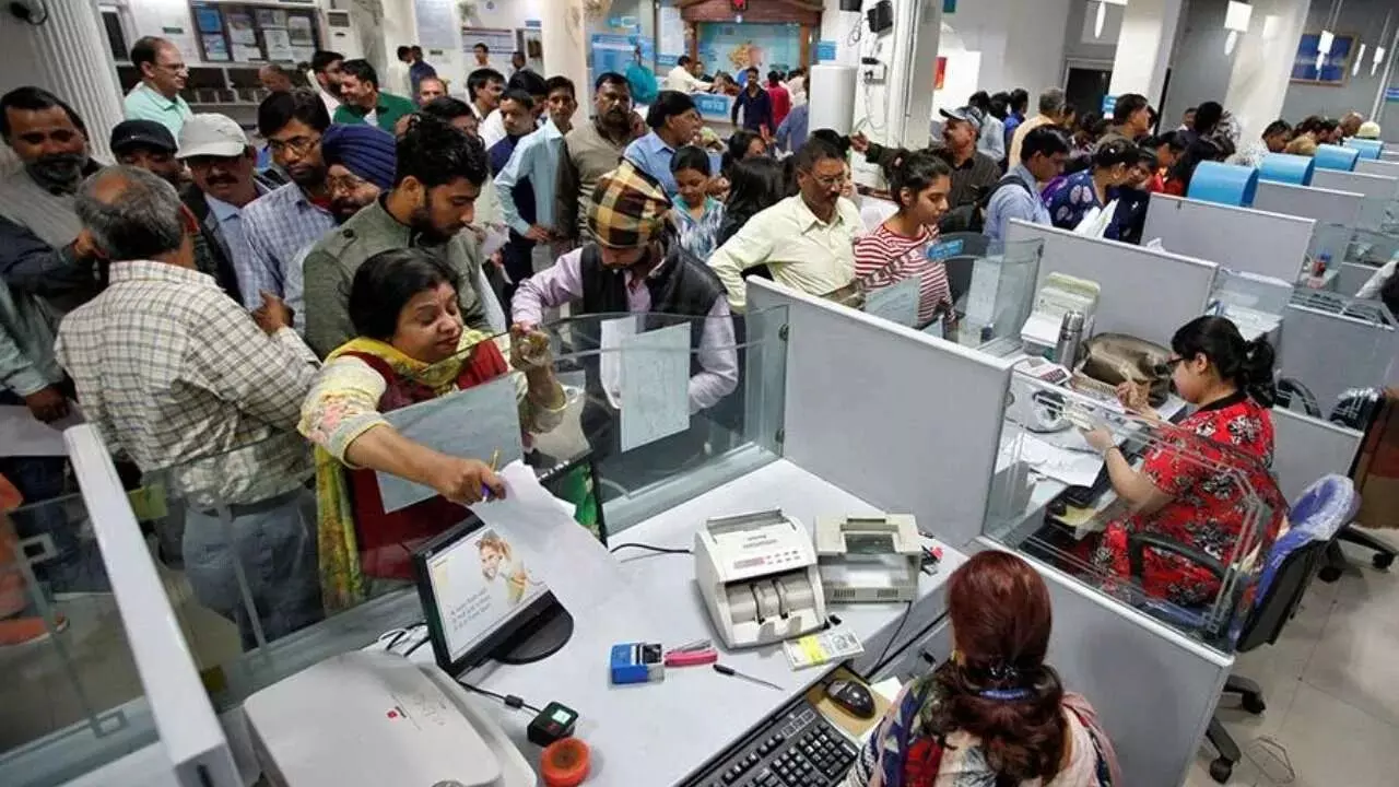 PM Jan Dhan Accounts: పీఎం జన్ ధన్ అకౌంట్ హోల్డర్లకు గుడ్ న్యూస్.. మీ ఊరిలోనే కేవైసీ క్యాంపులు PM Jan Dhan Accounts: పీఎం జన్ ధన్ అకౌంట్ హోల్డర్లకు గుడ్ న్యూస్.. మీ ఊరిలోనే కేవైసీ క్యాంపులు