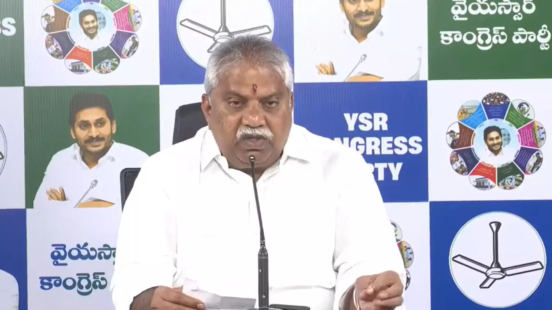 Malladi Vishnu : అధికార పార్టీ నేతల భూకబ్జాపై సీఎం ఎందుకు నోరు మెదపడం లేదు Malladi Vishnu : అధికార పార్టీ నేతల భూకబ్జాపై సీఎం ఎందుకు నోరు మెదపడం లేదు