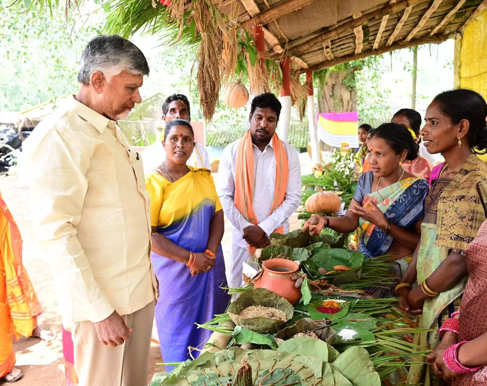 ఆదివాసీల అభివృద్ధితోనే రాష్ట్రాభివృద్ధి ఆదివాసీల అభివృద్ధితోనే రాష్ట్రాభివృద్ధి