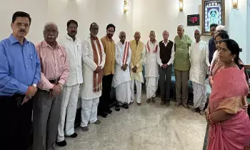 Bandaru Dattatreya : గురువులను సత్కరించుకున్న మాజీ గవర్నర్‌ బండారు దత్తాత్రేయ