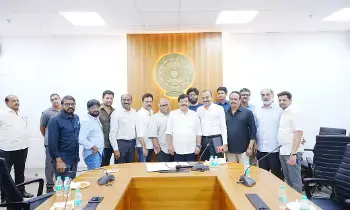 Tollywood : ఏపీ సినిమాటోగ్రఫీ మంత్రి కందుల దుర్గేష్తో సినీ నిర్మాతల భేటీ Tollywood : ఏపీ సినిమాటోగ్రఫీ మంత్రి కందుల దుర్గేష్తో సినీ నిర్మాతల భేటీ