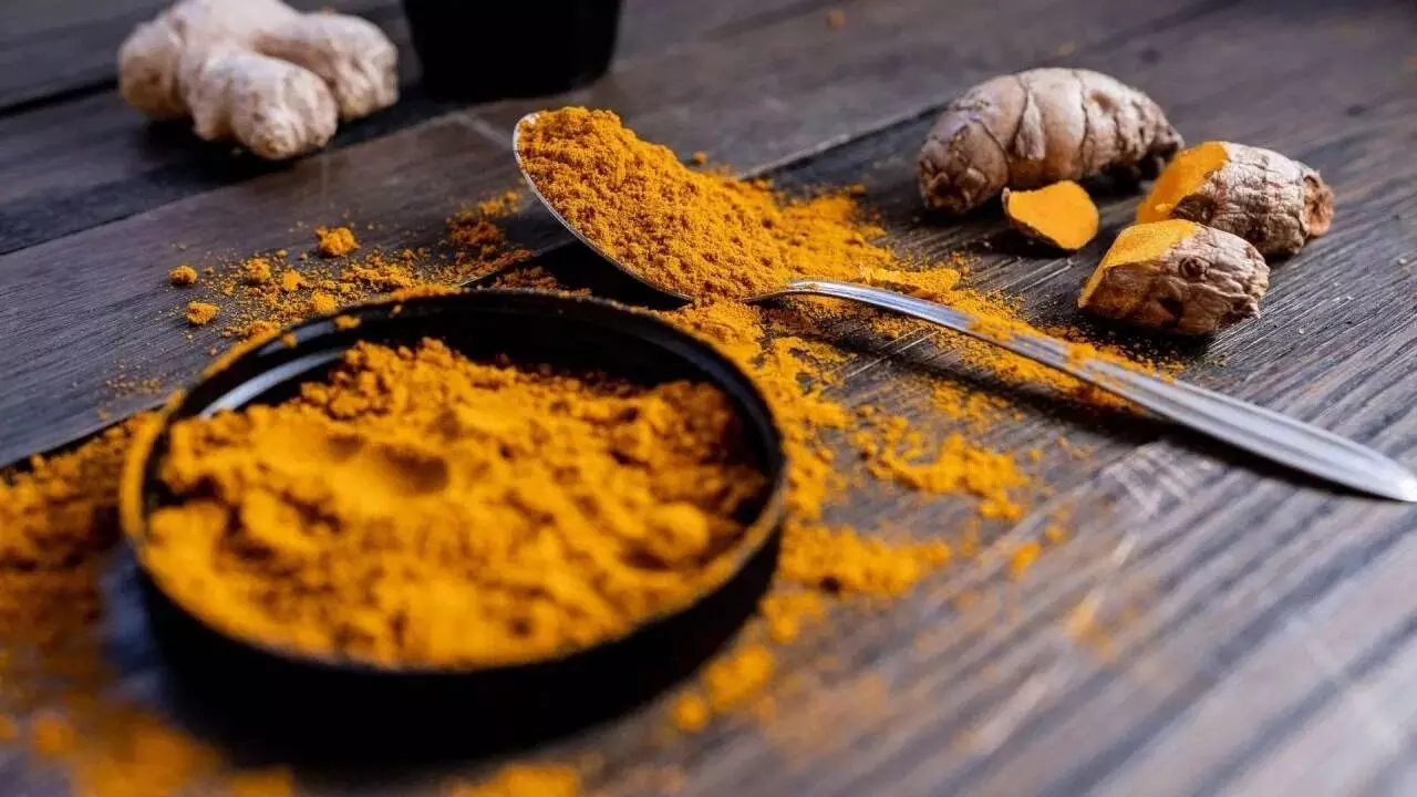 Bathe with Turmeric in Water: నీటిలో పసుపు వేసుకుని స్నానం చేస్తే ఏం జరుగుతుందో తెలుసా..? Bathe with Turmeric in Water: నీటిలో పసుపు వేసుకుని స్నానం చేస్తే ఏం జరుగుతుందో తెలుసా..?