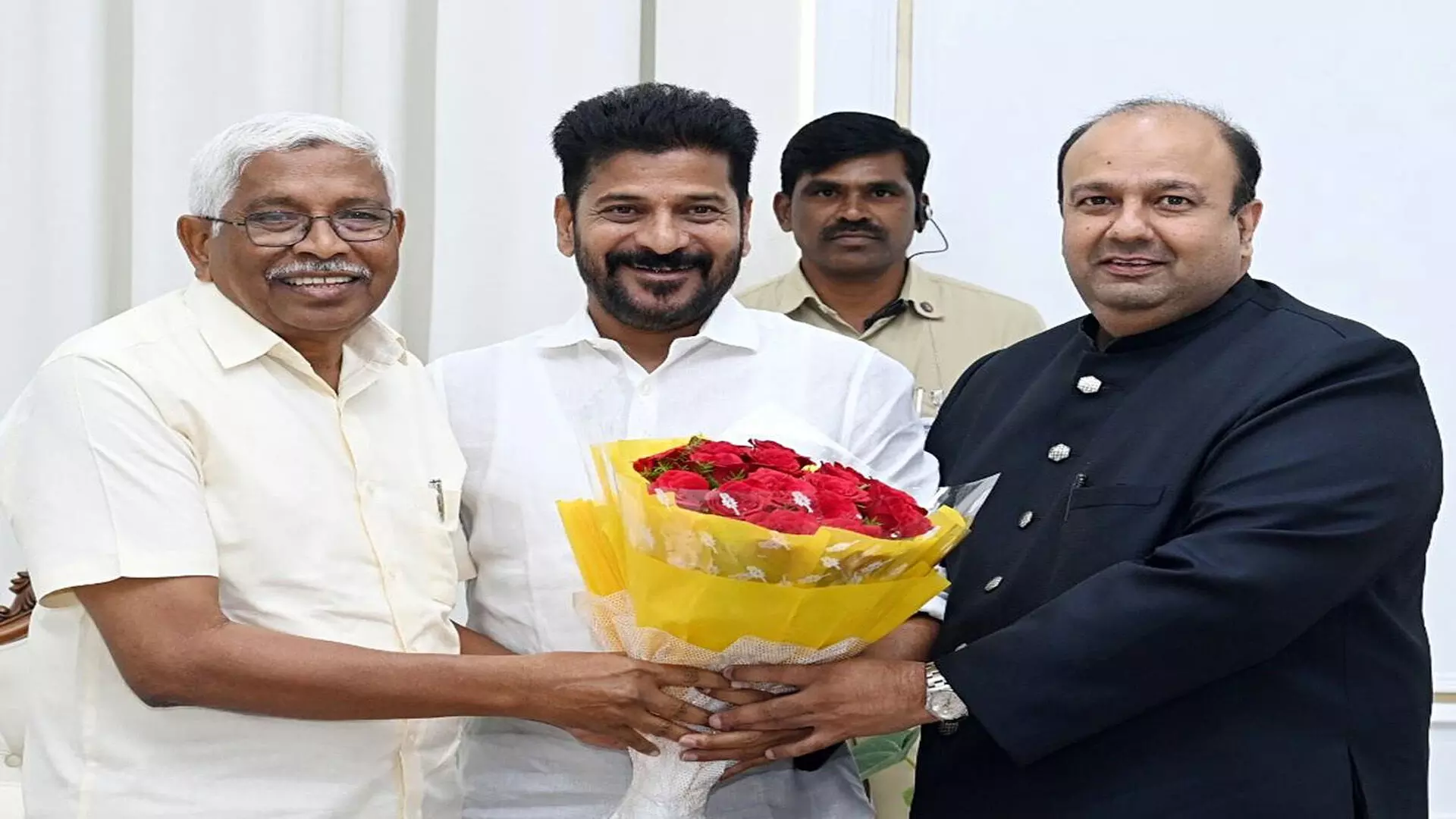 Supremecourt : గవర్నర్ కోట ఎమ్మెల్సీల ఎంపికపై సుప్రీంకోర్టు సంచలన తీర్పు Supremecourt : గవర్నర్ కోట ఎమ్మెల్సీల ఎంపికపై సుప్రీంకోర్టు సంచలన తీర్పు