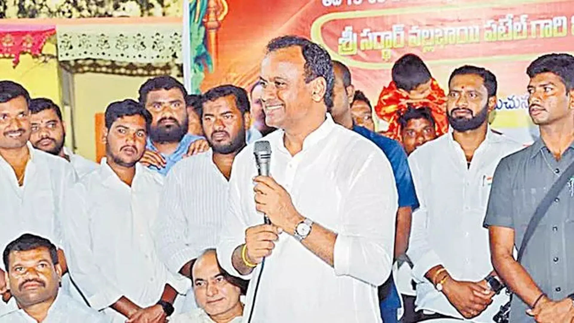 Rajagopalreddy : డోస్ పెంచిన మునుగోడు ఎమ్మెల్యే కోమటిరెడ్డి రాజగోపాల్రెడ్డి Rajagopalreddy : డోస్ పెంచిన మునుగోడు ఎమ్మెల్యే కోమటిరెడ్డి రాజగోపాల్రెడ్డి