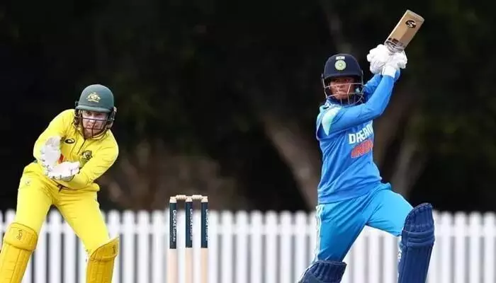 Series Clinched by India: రెండో వన్డేలో థ్రిల్లింగ్ విక్టరీ.. ఇండియాదే సిరీస్ Series Clinched by India: రెండో వన్డేలో థ్రిల్లింగ్ విక్టరీ.. ఇండియాదే సిరీస్