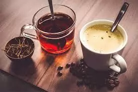 Black Coffee vs Black Tea: బ్లాక్ టీ కంటే బ్లాక్ కాఫీనే ఆరోగ్యానికి మంచిదా? నిపుణులు ఏమంటున్నారంటే.. Black Coffee vs Black Tea: బ్లాక్ టీ కంటే బ్లాక్ కాఫీనే ఆరోగ్యానికి మంచిదా? నిపుణులు ఏమంటున్నారంటే..
