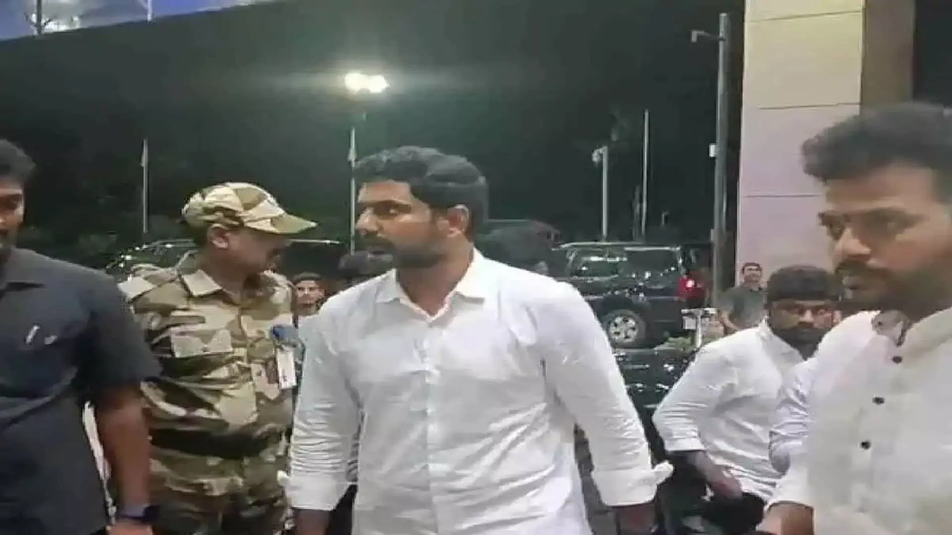Nara Lokesh Delhi Tour : ఢిల్లీ వెళ్లిన ఏపీ ఐటీ శాఖ మంత్రి నారాలోకేష్ Nara Lokesh Delhi Tour : ఢిల్లీ వెళ్లిన ఏపీ ఐటీ శాఖ మంత్రి నారాలోకేష్