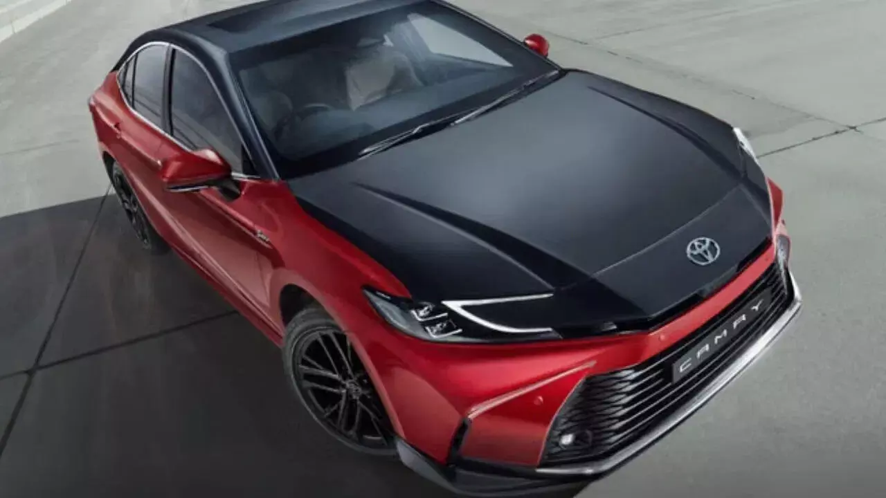 Toyota : టయోటా నుండి సరికొత్త కారు.. 25 కి.మీలకు పైగా మైలేజ్.. ఫీచర్లు ఫోర్ట్యూనర్ కన్నా ధీటుగా Toyota : టయోటా నుండి సరికొత్త కారు.. 25 కి.మీలకు పైగా మైలేజ్.. ఫీచర్లు ఫోర్ట్యూనర్ కన్నా ధీటుగా