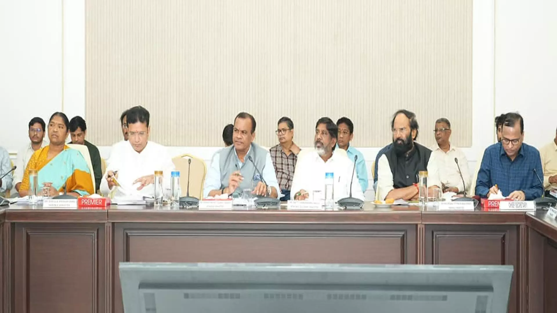 Cabinet Sub-Committee : ప్రాధాన్యత క్రమంలో అభివృద్ధి పనులు పూర్తి చేయండి Cabinet Sub-Committee : ప్రాధాన్యత క్రమంలో అభివృద్ధి పనులు పూర్తి చేయండి