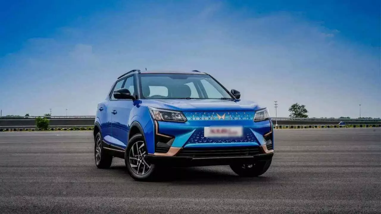 Mahindra : మహీంద్రా కార్లపై బంపర్ ఆఫర్.. ఏకంగా రూ.2.95లక్షల వరకు భారీ తగ్గింపు Mahindra : మహీంద్రా కార్లపై బంపర్ ఆఫర్.. ఏకంగా రూ.2.95లక్షల వరకు భారీ తగ్గింపు