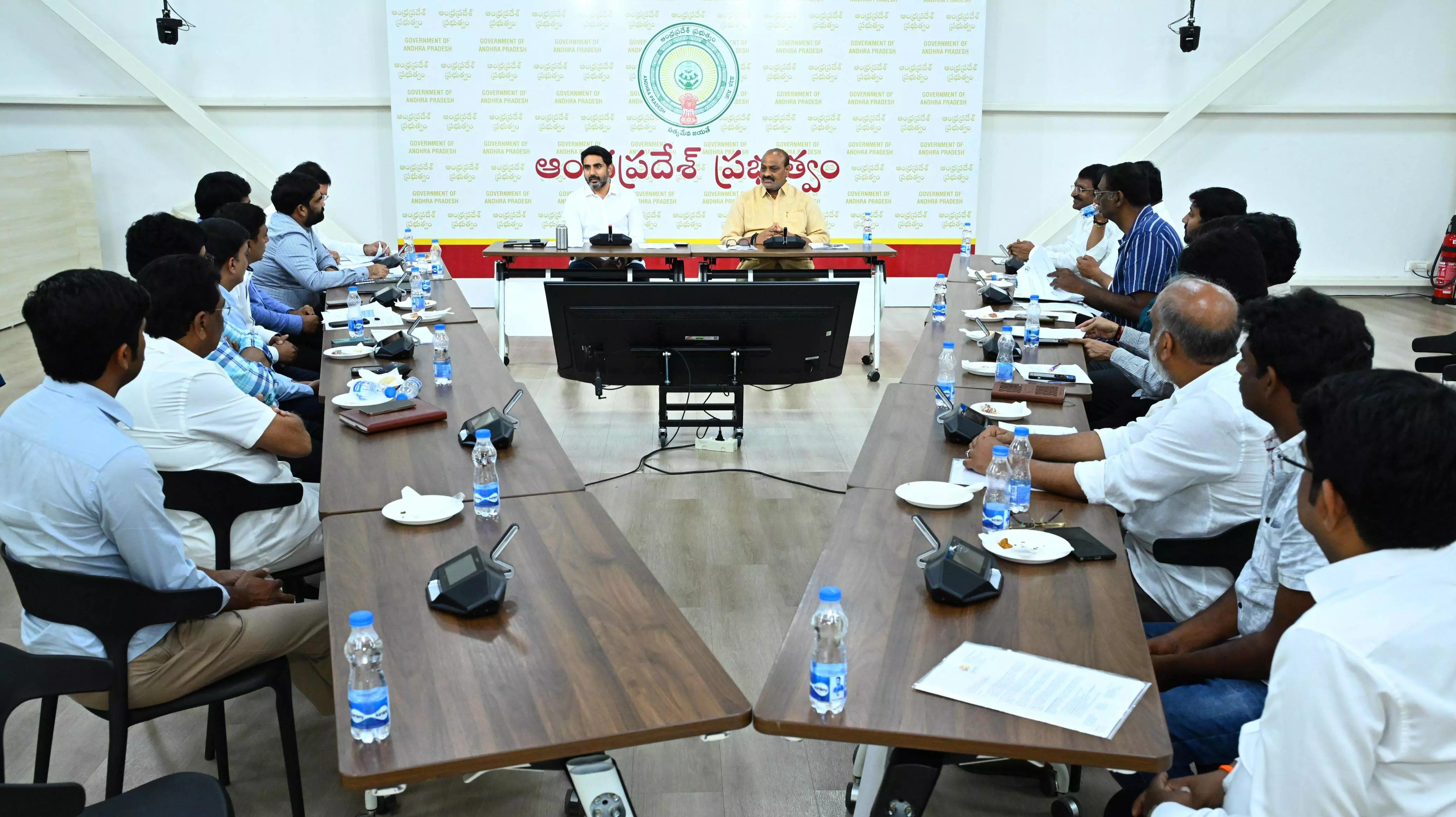 Nara Lokesh : ఆక్వా రంగానికి అన్ని విధాల అండగా నిలుస్తాం Nara Lokesh : ఆక్వా రంగానికి అన్ని విధాల అండగా నిలుస్తాం