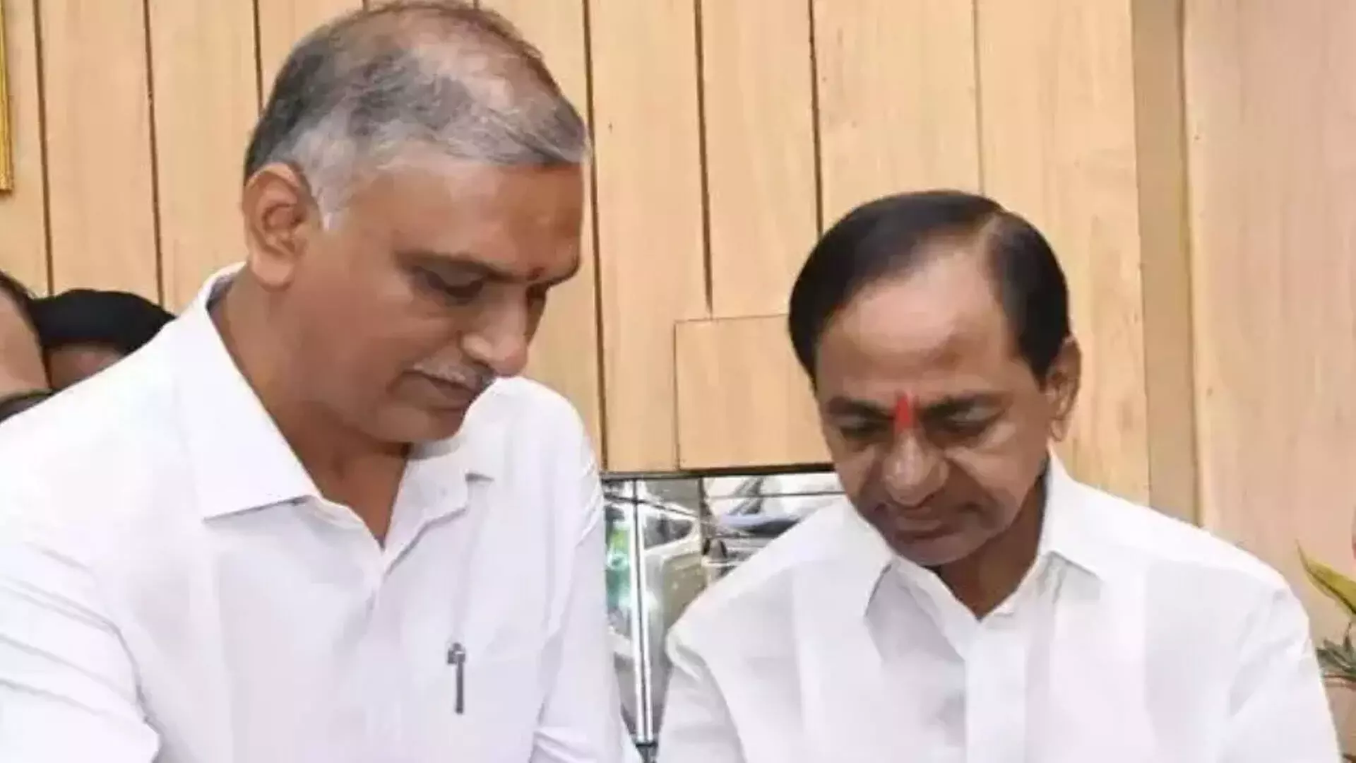 Kaleswarm Project : హైకోర్టులో కేసీఆర్, హరీష్రావులకు నిరాశ Kaleswarm Project : హైకోర్టులో కేసీఆర్, హరీష్రావులకు నిరాశ