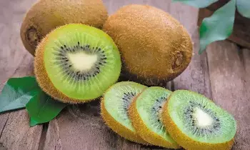 Kiwi Fruit: పోషకాల గని కివి పండు.. క్రమం తప్పకుండా తింటే అద్భుత ఫలితాలు