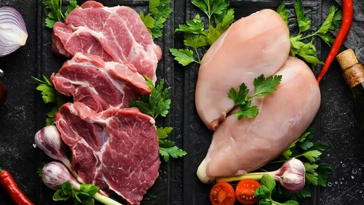Chicken vs Mutton: చికెన్ తింటే మంచిదా మటన్ తింటే మంచిదా? Chicken vs Mutton: చికెన్ తింటే మంచిదా మటన్ తింటే మంచిదా?