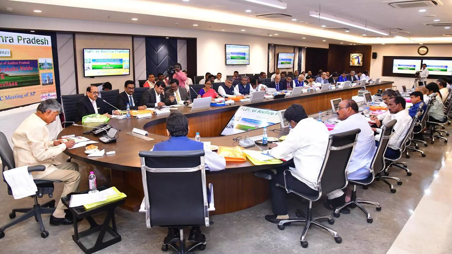 Ap Cm CBN : రైతులు, ప్రజల ఆకాంక్షల మేరకు ఎస్ఎల్బీసీ నిర్ణయాలు ఉండాలి Ap Cm CBN : రైతులు, ప్రజల ఆకాంక్షల మేరకు ఎస్ఎల్బీసీ నిర్ణయాలు ఉండాలి