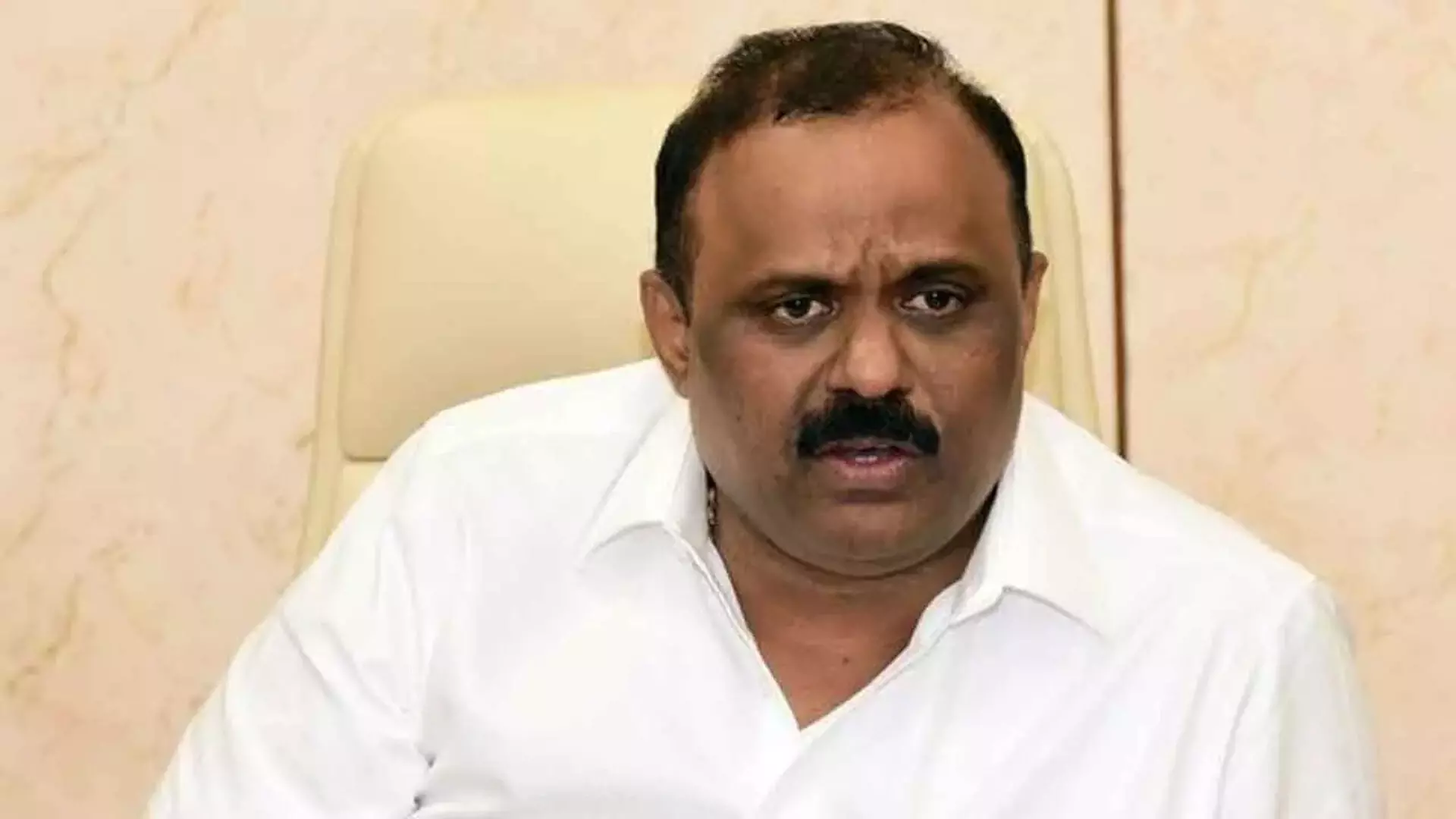 Ap Revenue Minister : రెవెన్యూ యంత్రంగం అప్రమత్తంగా ఉండాలి – మంత్రి అనగాని Ap Revenue Minister : రెవెన్యూ యంత్రంగం అప్రమత్తంగా ఉండాలి – మంత్రి అనగాని