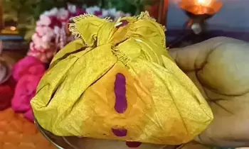 Sacred Knot (Mudupu):  దేవుడికి ముడుపు ఎలా కట్టాలి? 