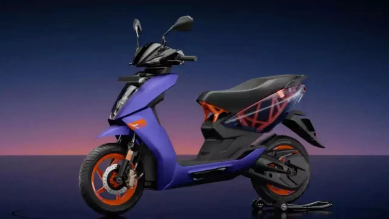 Ather 450 : దేశంలోనే తొలి ట్రిపుల్ క్రూయిజ్ ఎలక్ట్రిక్ స్కూటర్ ఇదే.. దీని ఫీచర్స్ వింటే షాక్ Ather 450 : దేశంలోనే తొలి ట్రిపుల్ క్రూయిజ్ ఎలక్ట్రిక్ స్కూటర్ ఇదే.. దీని ఫీచర్స్ వింటే షాక్