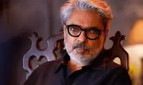 బాలీవుడ్ స్టార్ డైరెక్టర్‌పై కేసు నమెదు
