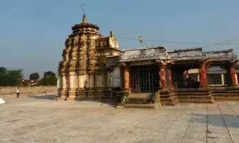 Shiva Temple: ఇంటి పెద్ద చనిపోతే శివాలయ నిద్ర తప్పదా ?