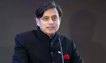 Shashi Tharoor to Trump: శశి థరూర్: ట్రంప్.. టారిఫ్ యుద్ధాన్ని ఆపండి: భారత-అమెరికా సంబంధాలను కాపాడాలని హెచ్చరిక Shashi Tharoor to Trump: శశి థరూర్: ట్రంప్.. టారిఫ్ యుద్ధాన్ని ఆపండి: భారత-అమెరికా సంబంధాలను కాపాడాలని హెచ్చరిక