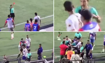 Football: గ్రౌండ్ లోనే మహిళా రిఫరీని చెంప దెబ్బ కొట్టిన ప్లేయర్ Football: గ్రౌండ్ లోనే మహిళా రిఫరీని చెంప దెబ్బ కొట్టిన ప్లేయర్
