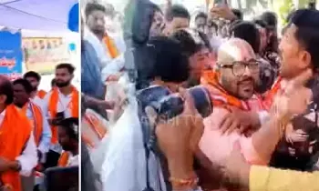 Tensions in Nalgonda:  నల్గొండలో ఉద్రిక్తత: మంత్రి కోమటిరెడ్డి పర్యటనలో భాజపా-కాంగ్రెస్‌ వర్గీయుల ఘర్షణ