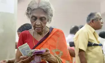 Fixed Deposits : పెద్దలకు బంపర్ ఆఫర్.. ఈ బ్యాంకుల్లో ఫిక్స్డ్ డిపాజిట్ చేస్తే భారీ వడ్డీ Fixed Deposits : పెద్దలకు బంపర్ ఆఫర్.. ఈ బ్యాంకుల్లో ఫిక్స్డ్ డిపాజిట్ చేస్తే భారీ వడ్డీ