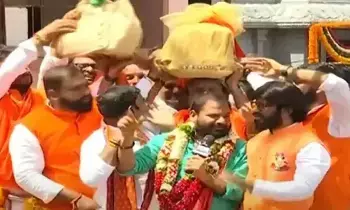 Balapur Ganesh Laddu: బాలాపూర్ గణేష్ లడ్డూకి రికార్డు స్థాయిలో ధర Balapur Ganesh Laddu: బాలాపూర్ గణేష్ లడ్డూకి రికార్డు స్థాయిలో ధర