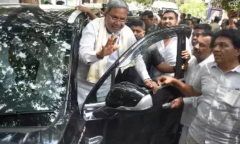 Karnataka CM’s Official Car: కర్ణాటక సీఎం అధికారిక కారుకు ట్రాఫిక్‌ ఉల్లంఘనలపై జరిమానా.. 50% డిస్కౌంట్‌తో చెల్లింపు
