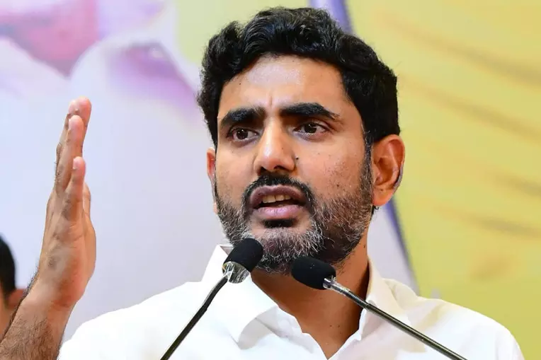 Minister Nara Lokesh: నేపాల్లో చిక్కుకున్న తెలుగువారిని సురక్షితంగా తీసుకొస్తాం: మంత్రి నారా లోకేశ్ హామీ Minister Nara Lokesh: నేపాల్లో చిక్కుకున్న తెలుగువారిని సురక్షితంగా తీసుకొస్తాం: మంత్రి నారా లోకేశ్ హామీ
