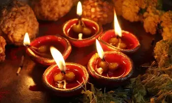 Pujas: ఇంట్లో ఎవరైనా మరణిస్తే ఏడాది వరకూ పూజలు చేయకూడదా?