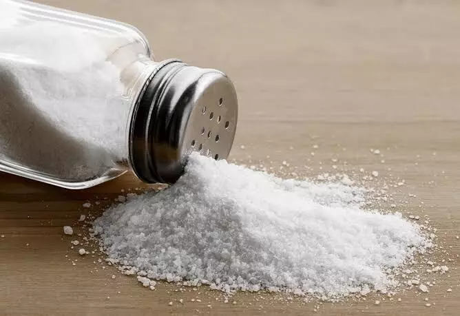 Salt: మనిషి రోజుకి ఎంత ఉప్పు తినాలి? Salt: మనిషి రోజుకి ఎంత ఉప్పు తినాలి?
