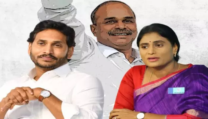 Sharmila: జగన్ బీజేపీతో పొత్తు పెట్టుకున్నాడని షర్మిల ఆరోపణలు, మోదీ దత్తపుత్రుడిగా విమర్శ Sharmila: జగన్ బీజేపీతో పొత్తు పెట్టుకున్నాడని షర్మిల ఆరోపణలు, మోదీ దత్తపుత్రుడిగా విమర్శ