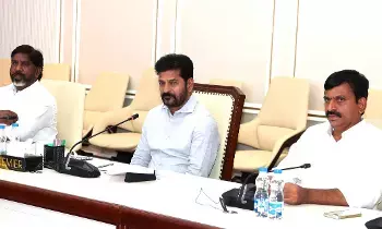 Godavari and Krishna Pushkaralu: గోదావరి, కృష్ణా పుష్కరాలపై సీఎం రేవంత్ రెడ్డి దృష్టి.. ఘాట్స్ అభివృద్ధికి కీలక సూచనలు Godavari and Krishna Pushkaralu: గోదావరి, కృష్ణా పుష్కరాలపై సీఎం రేవంత్ రెడ్డి దృష్టి.. ఘాట్స్ అభివృద్ధికి కీలక సూచనలు