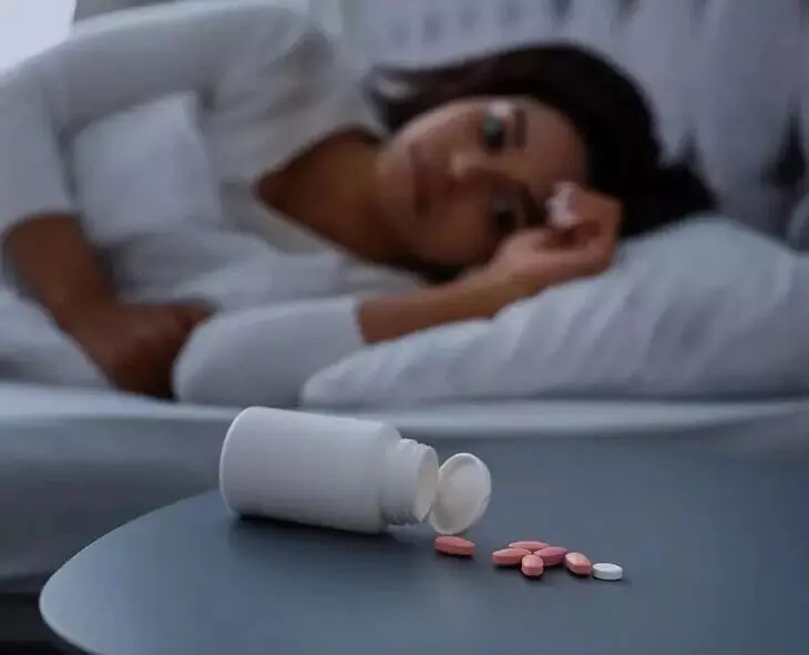 Sleeping Pills: నిద్ర మాత్రలు వాడుతున్నారా? Sleeping Pills: నిద్ర మాత్రలు వాడుతున్నారా?