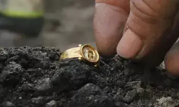 Finding Gold: బంగారం దొరికితే అదృష్టమా..? పోతే  దురుదృష్టమా..? దీని వెనుక ఉన్న రహస్యం ఏంటి..?