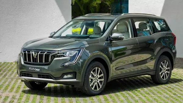 Mahindra : కొత్త కారు కొనేవారికి శుభవార్త.. ఎక్స్యూవీ 700పై అదిరిపోయే ఆఫర్! Mahindra : కొత్త కారు కొనేవారికి శుభవార్త.. ఎక్స్యూవీ 700పై అదిరిపోయే ఆఫర్!