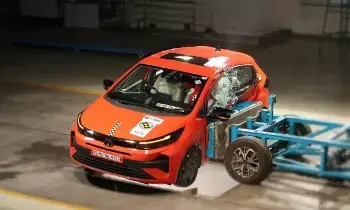 Tata Altroz : సేఫ్టీకి మారుపేరు టాటా.. కొత్త కారు కూడా 5 స్టార్ రేటింగ్తో అదరగొట్టింది Tata Altroz : సేఫ్టీకి మారుపేరు టాటా.. కొత్త కారు కూడా 5 స్టార్ రేటింగ్తో అదరగొట్టింది
