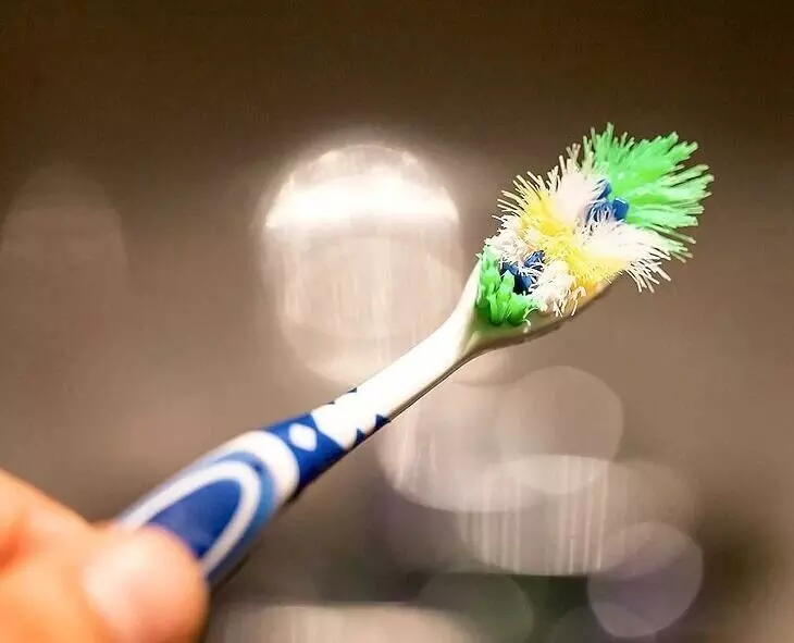 Toothbrush: టూత్ బ్రష్ ఎప్పుడు మార్చాలి.. డాక్టర్లు ఏం అంటున్నారు? Toothbrush: టూత్ బ్రష్ ఎప్పుడు మార్చాలి.. డాక్టర్లు ఏం అంటున్నారు?