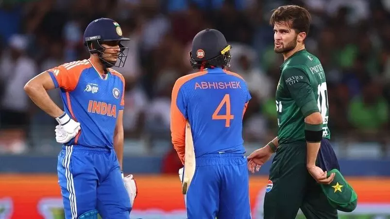 Asia Cup 2025: భారత్తో మ్యాచ్లో మరోసారి రెచ్చిపోయిన పాక్ Asia Cup 2025: భారత్తో మ్యాచ్లో మరోసారి రెచ్చిపోయిన పాక్
