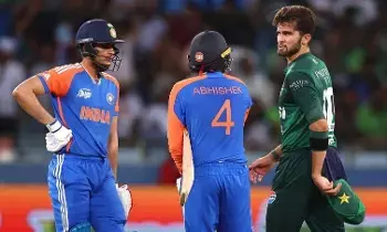 Asia Cup 2025: భారత్తో మ్యాచ్లో మరోసారి రెచ్చిపోయిన పాక్ Asia Cup 2025: భారత్తో మ్యాచ్లో మరోసారి రెచ్చిపోయిన పాక్