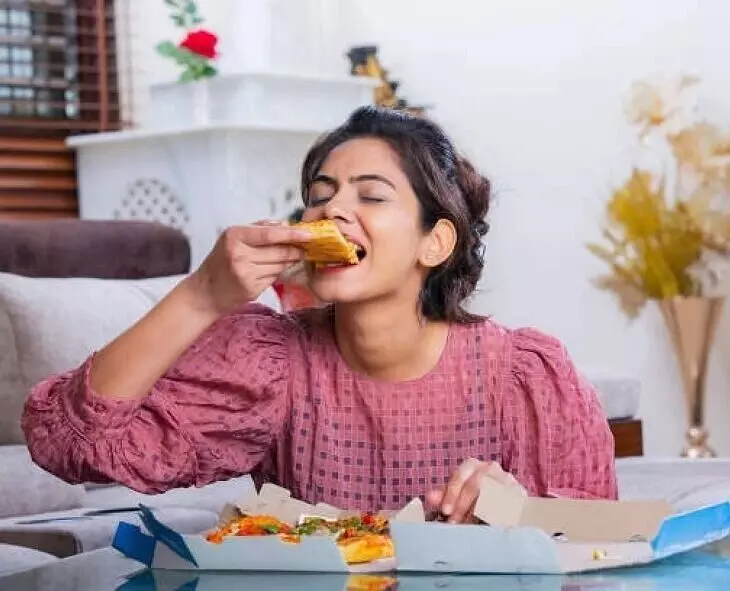 Fertility Issues: ఫాస్ట్ఫుడ్తో సంతానోత్పత్తి సమస్యలు.. తస్మాత్ జాగ్రత్త! Fertility Issues: ఫాస్ట్ఫుడ్తో సంతానోత్పత్తి సమస్యలు.. తస్మాత్ జాగ్రత్త!